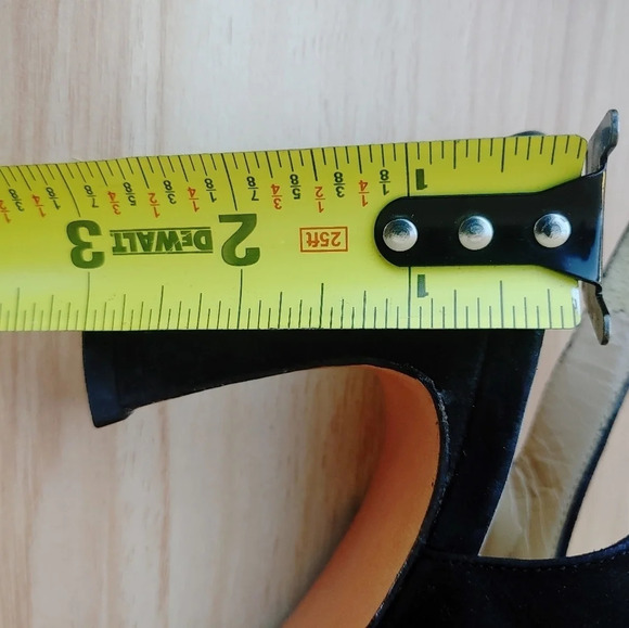 Salvatore Ferragamo Women Black Suede Heels Size 7 AA - Picture 5 of 9